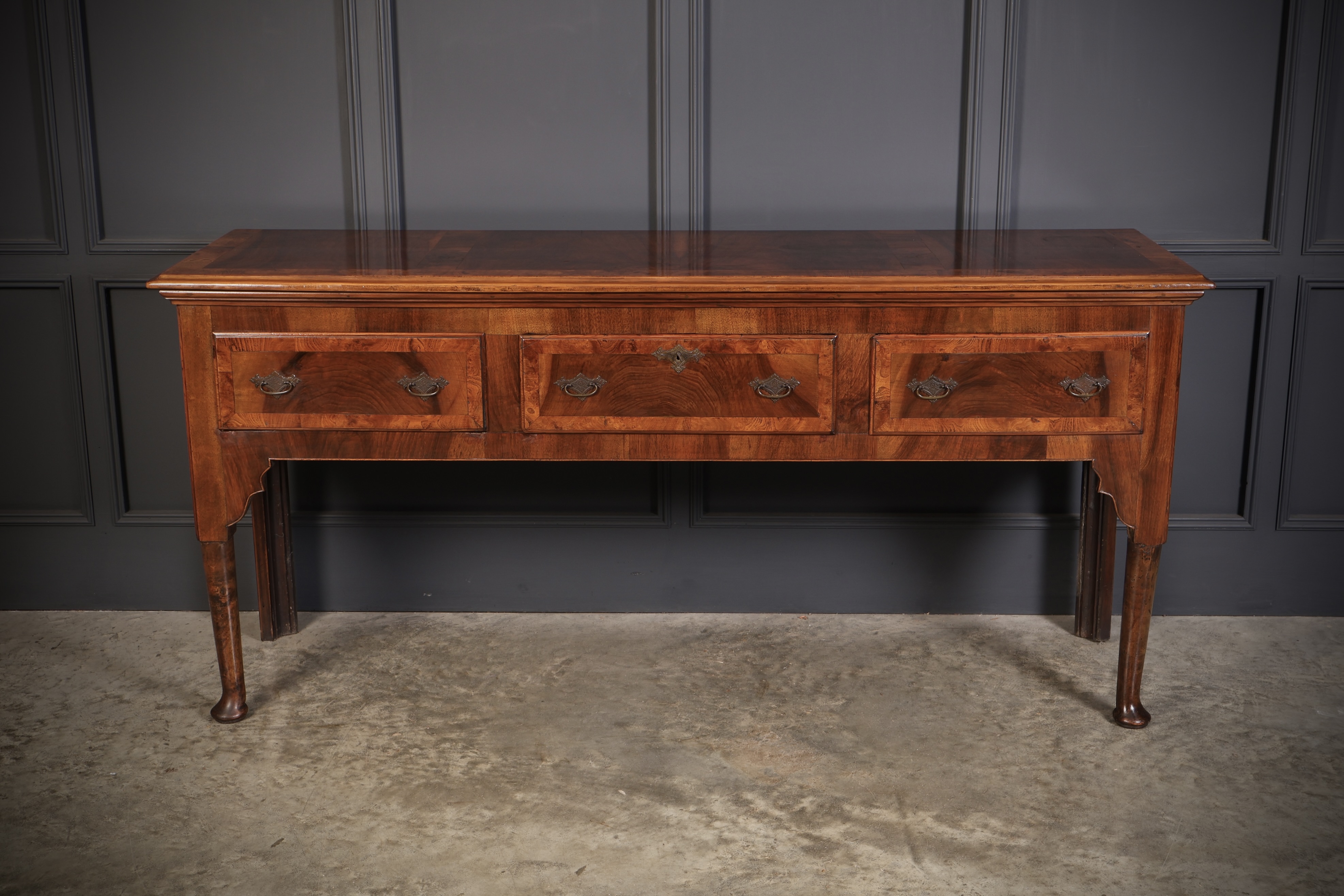 George II Walnut & Elm Dresser Base 18th century dresser Antique Dressers 5